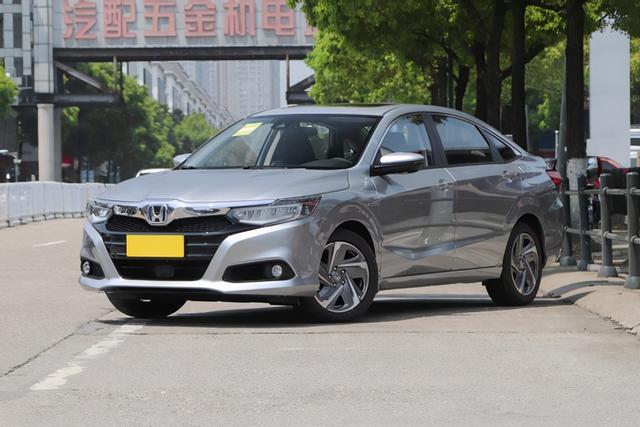 油耗最低仅3.8L，这几款家轿全都是省油王，十几万可入手