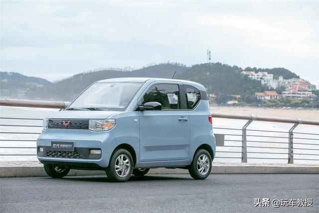 日本人强烈要求引进3万元的宏光MINIEV，只因本土的太贵