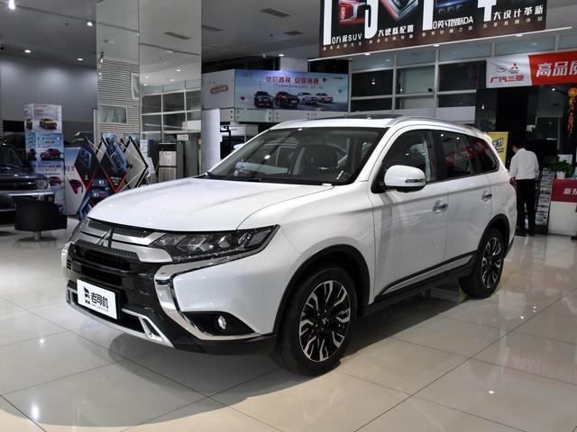 2.4L+四驱，外观时尚，性价比不输CR-V，实拍欧蓝德
