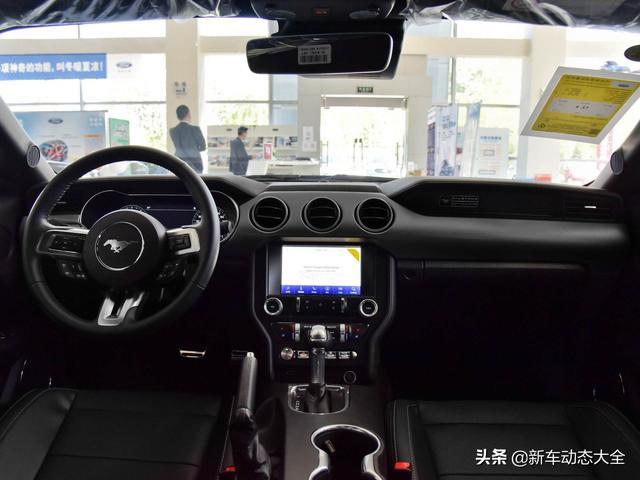 入门跑车价不贵，美式进口跑车，10AT很好开，Mustang