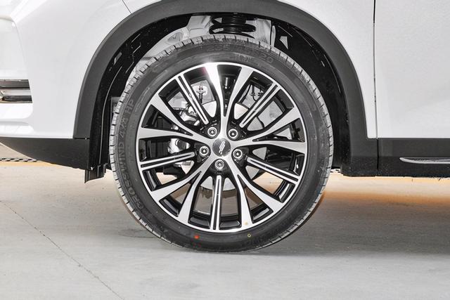 被低估的优质SUV，欧尚X7轴距近2米8，品质一流不足8万起