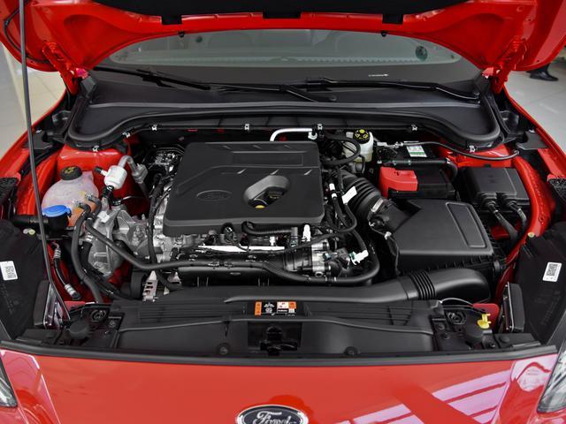 同级操控标杆！1.5T+8AT，福特福克斯到店实拍