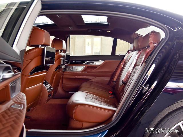 经典3.0T+L6，内饰豪华，成熟稳重，实拍宝马7系