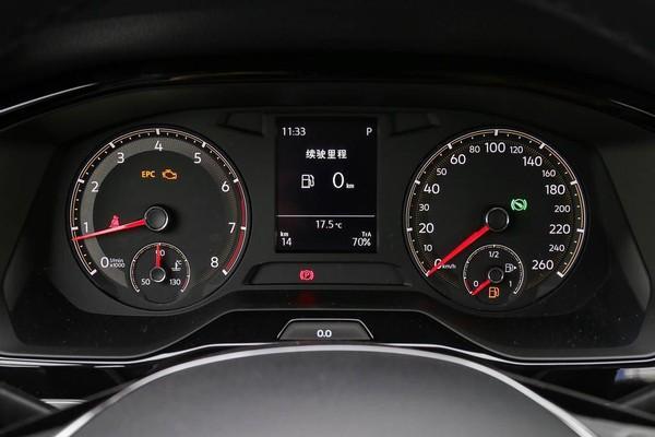 定价10万元左右，大众宝来外观和内饰让人眼前一亮