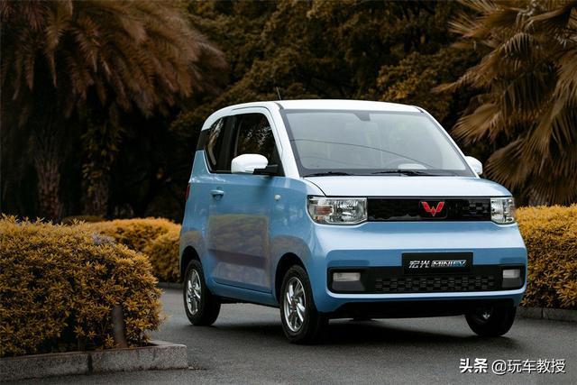日本人强烈要求引进3万元的宏光MINIEV，只因本土的太贵