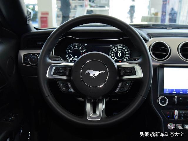 入门跑车价不贵，美式进口跑车，10AT很好开，Mustang