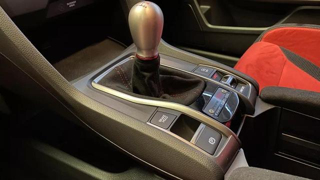 限量发售的终极版“红标思域”丨2021款本田思域TYPE-R
