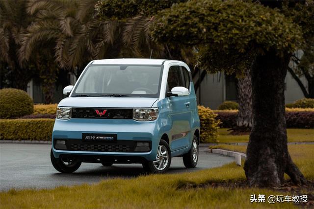 日本人强烈要求引进3万元的宏光MINIEV，只因本土的太贵