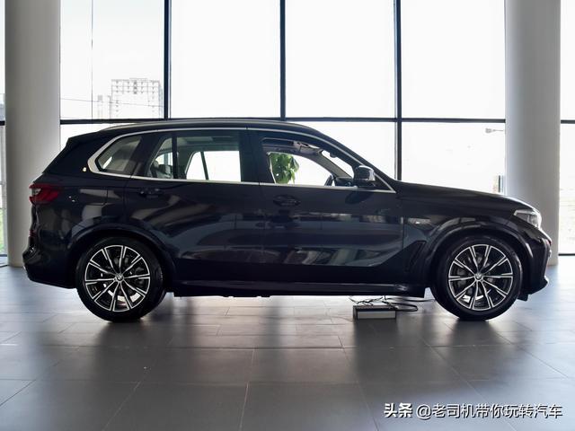 3.0T的6缸机，豪华大SUV，油耗2.2L！宝马X5新能源