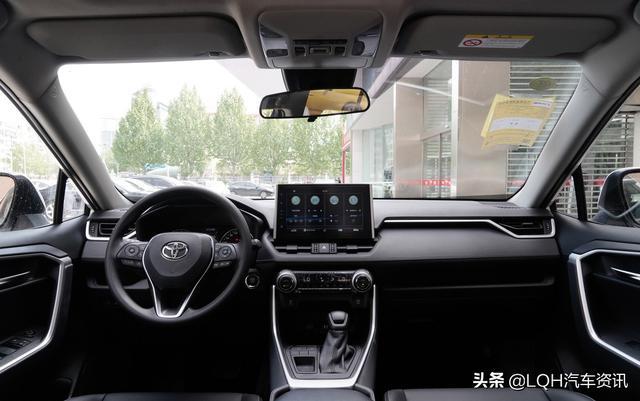 20万以内最适合家用的SUV，丰田威兰达不仅空间大、还很省油