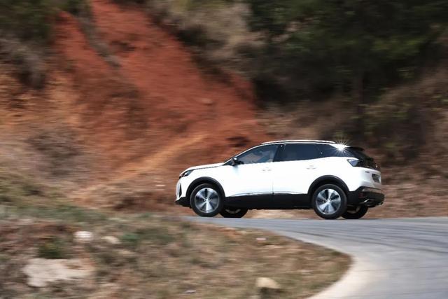 小试标致4008&5008，“新法式SUV”表现如何？