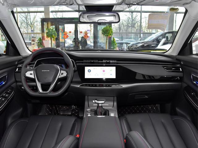 自动挡大空间的SUV，尺寸大价格还实惠，实拍长安欧尚X7