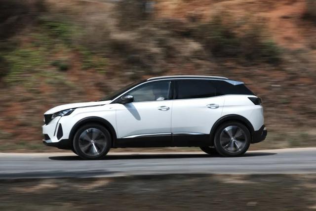 小试标致4008&5008，“新法式SUV”表现如何？