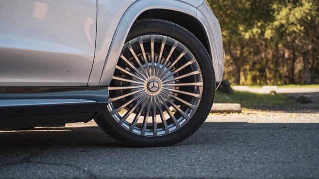 2021款奔驰迈巴赫GLS600：迄今为止最豪华的奔驰SUV