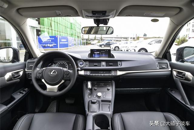 20多万想买雷克萨斯？堪称“ES”的弟弟，还是混动车