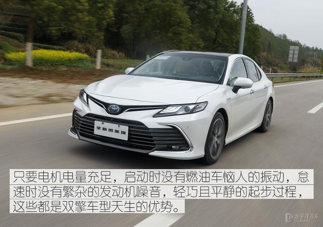 新款凯美瑞不仅样子更帅，而且好开，最重要能玩微信