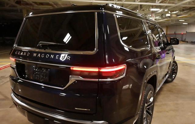 挑战宝马X7！Jeep全新大型SUV实车，标配四驱和空气悬架