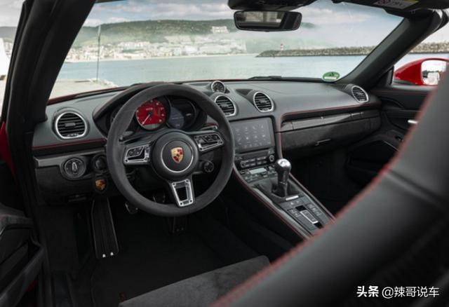 驯服VS桀骜，保时捷718对比宝马Z4，谁是你的菜
