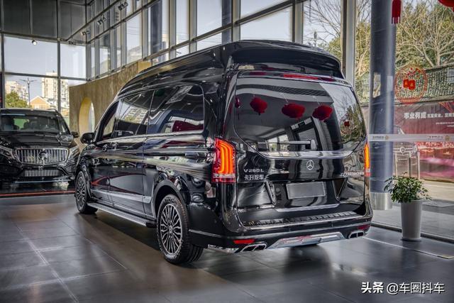 不要只看第二排！全新奔驰V260L，无敌第三排，坐起来太舒适