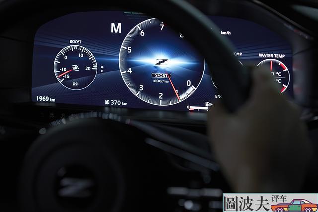 日产400Z 马力上看 444hp，比 Supra 更劲爆