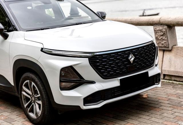 便宜好用的三款小型SUV，10万开走顶配，颜值与实力并存