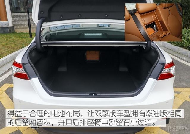 新款凯美瑞不仅样子更帅，而且好开，最重要能玩微信