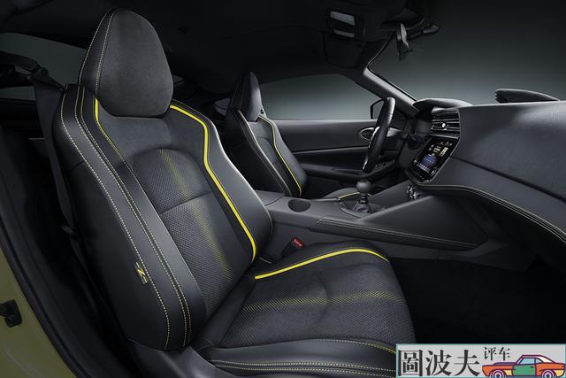 日产400Z 马力上看 444hp，比 Supra 更劲爆