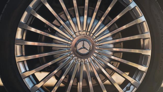 2021款奔驰迈巴赫GLS600：迄今为止最豪华的奔驰SUV