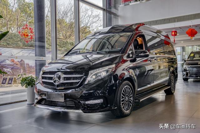不要只看第二排！全新奔驰V260L，无敌第三排，坐起来太舒适