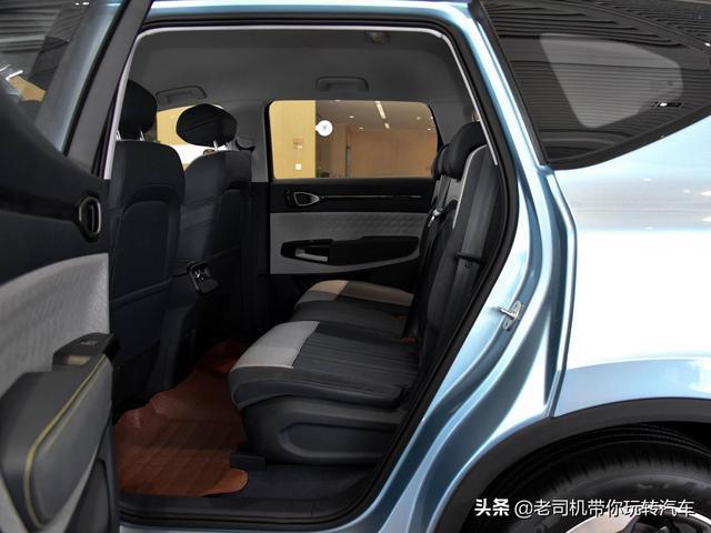 家人舒服MPV合适，价格低，自动挡还好开，新宝骏RM-5