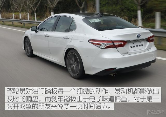 新款凯美瑞不仅样子更帅，而且好开，最重要能玩微信