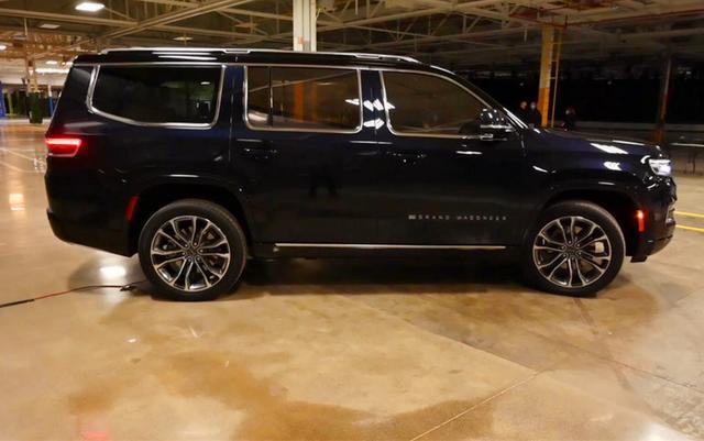 挑战宝马X7！Jeep全新大型SUV实车，标配四驱和空气悬架