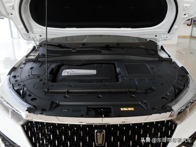 轴距超越合资SUV，价格便宜养车不贵，实拍奔腾T77
