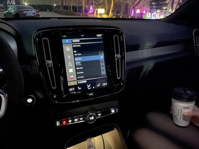 周末正确的打开方式 用沃尔沃XC40打卡汽车电影院