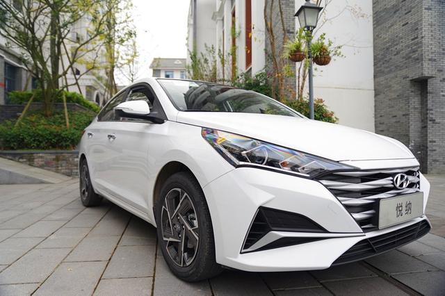 省油代步合资小车！现代悦纳全系四缸，油耗4.9L，低至5万起