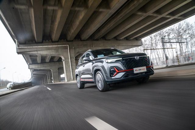 10万元你能买到什么样的SUV？试驾长安CS35 PLUS