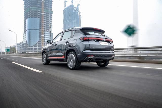 10万元你能买到什么样的SUV？试驾长安CS35 PLUS