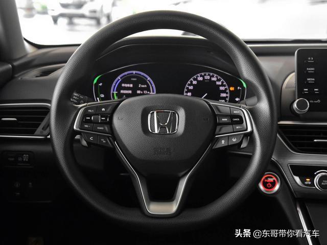 日系中级车，买凯美瑞还是买它，大空间更省心，实拍本田雅阁