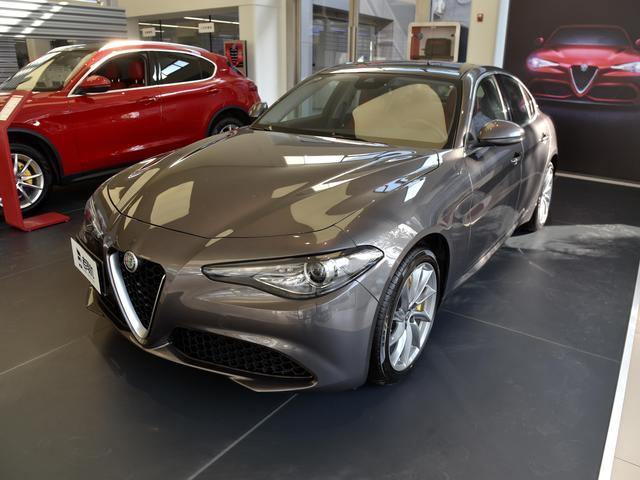 法拉利同集团的兄弟，280匹的豪华中型车，带你看Giulia