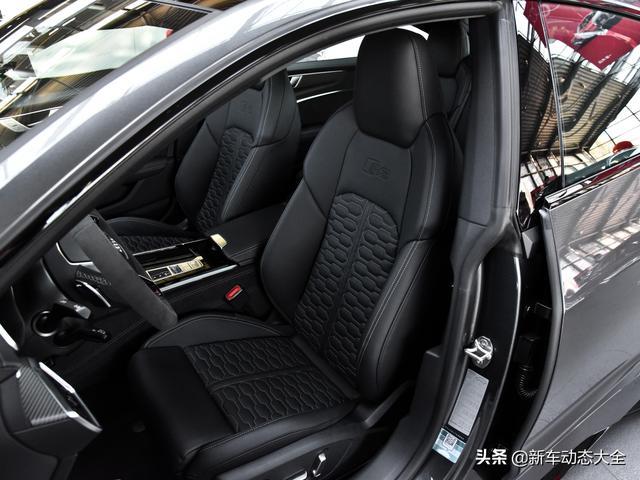 动力不输兰博基尼的轿车，V8+8AT，带你看奥迪RS 7