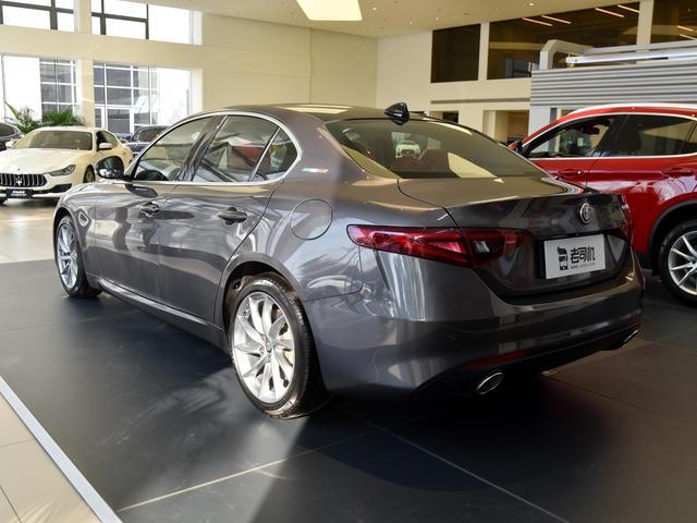 法拉利同集团的兄弟，280匹的豪华中型车，带你看Giulia