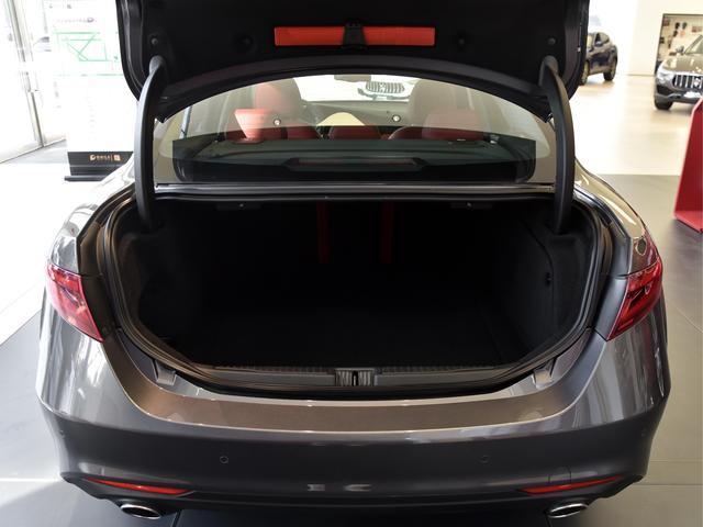 法拉利同集团的兄弟，280匹的豪华中型车，带你看Giulia
