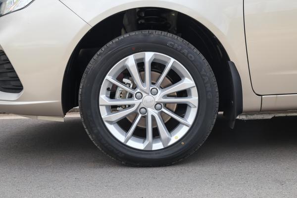 一台性价比较高的代步车，吉利远景4.99万元起售