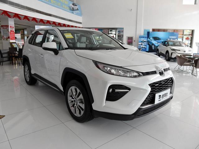 丰田RAV4同平台，空间够大，用着省心，实拍丰田威兰达