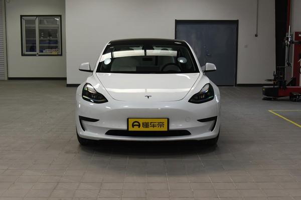 新款特斯拉MODEL 3，立体感强，很有运动感