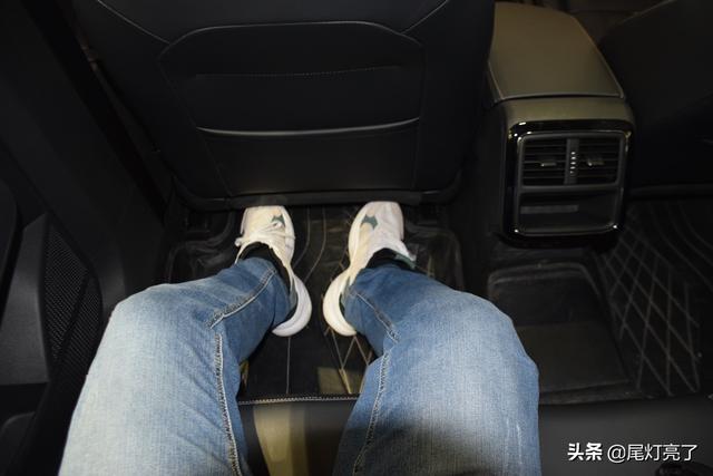 上汽大众帕萨特到店实拍，外观大气空间霸气，13.99万起售