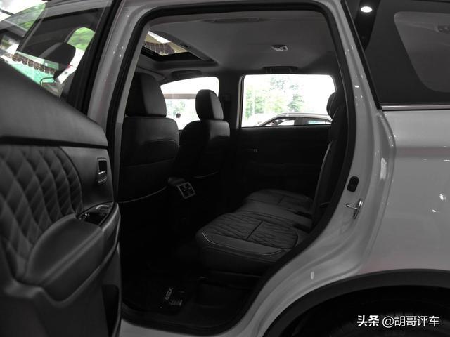 自动挡+四驱，大空间的日系SUV，实拍三菱欧蓝德