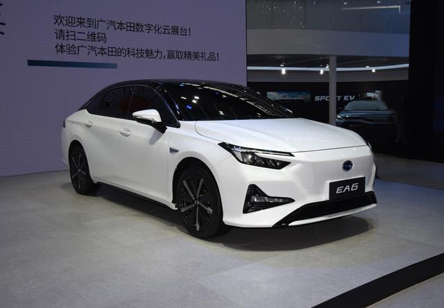 广汽本田EA6实车，外观很年轻运动，内饰很有科技感