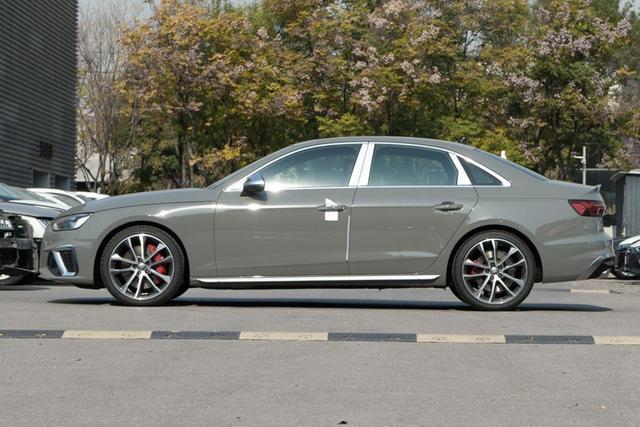 银耳+4.7S破百，S4这样的奥迪“家用车”，你爱了吗？