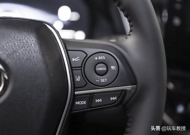 凯美瑞中期改款正式来袭！20万出头选混动还是纯汽油？